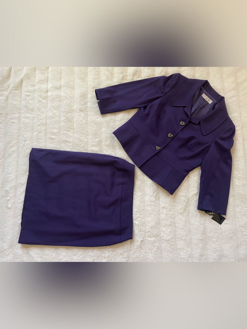 Tahari Levine - Liam Suit.